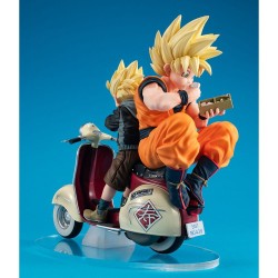 Statuette diorama 05 Desktop Real McCoy PVC Super Saiyan Son Goku & Super Saiyan Son Gohan & Motorbike 16cm Dragonball Z